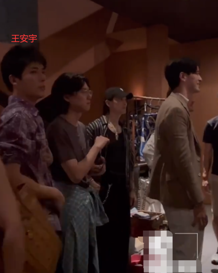 35岁男星结婚排场大！莫文蔚王安宇众星云集，李承铉当伴郎引热议