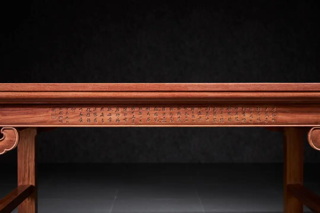 花80块,捡漏了一个紫檀案子,如今价值3个亿