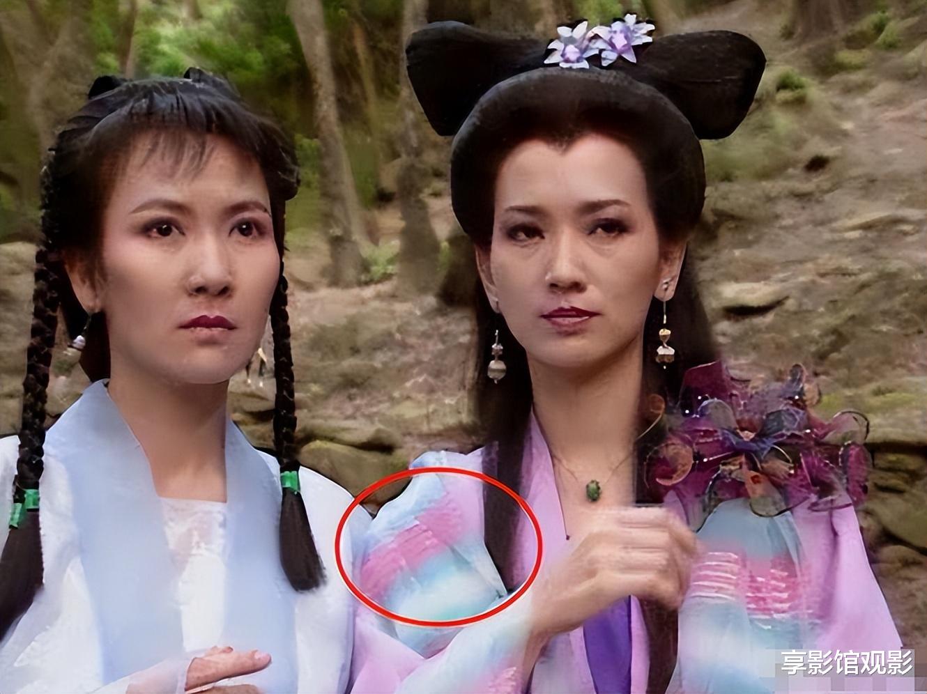 《新白娘子传奇》中让人笑喷的穿帮镜头，最后一张更是离谱