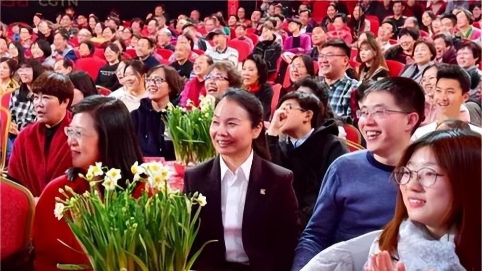 春晚|春晚神秘观众曝光！从不售票，你猜都是哪里来的？看完长见识了！