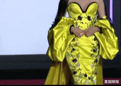 ELLE风尚大典红毯:热巴造型被指模仿,娜扎全场最佳,杨紫礼服逊色