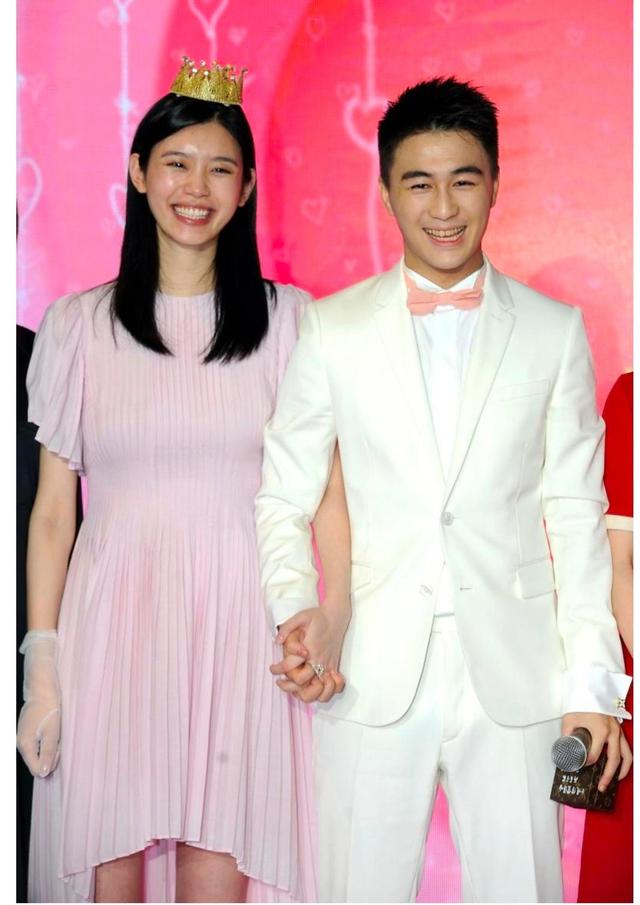 奚梦瑶|34岁奚梦瑶憔悴认不出!在北大读研上课,没空洗头化妆素颜出镜