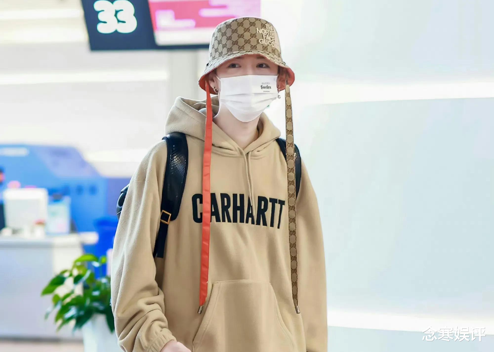 鹿晗|鹿晗低调现身日本东京，吃饭时被人认出后，否认三连直呼认错人了