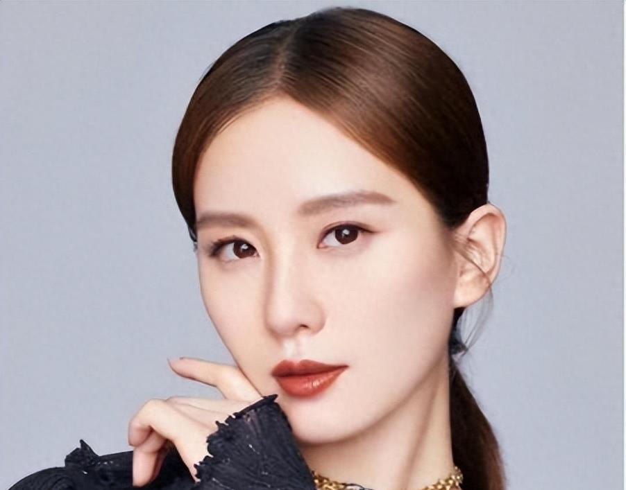 世上渣男千千万,最怕吴奇隆这一款,36岁的刘诗诗还是摘下了婚戒