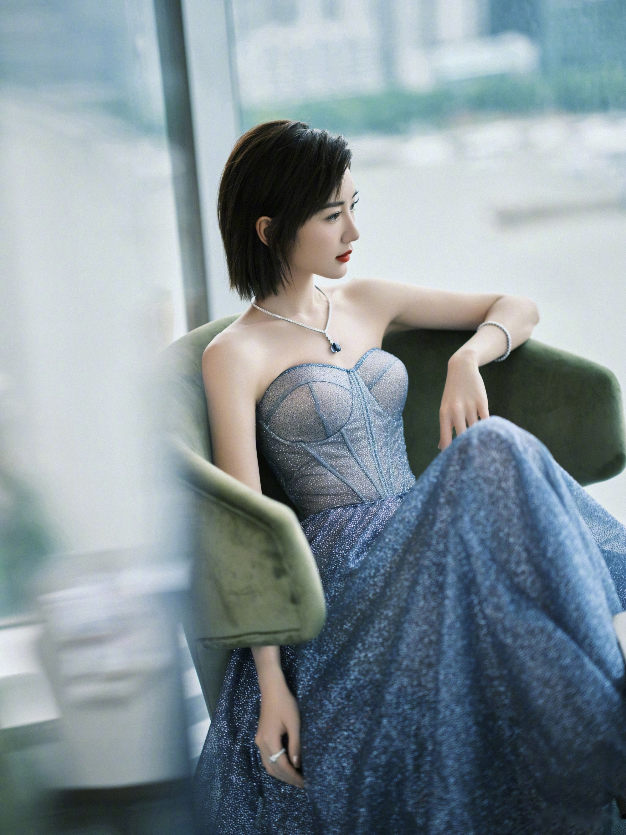 穿衣搭配 毛晓彤：迷人魅力尽显，小个子女生穿出甜美仙女风！