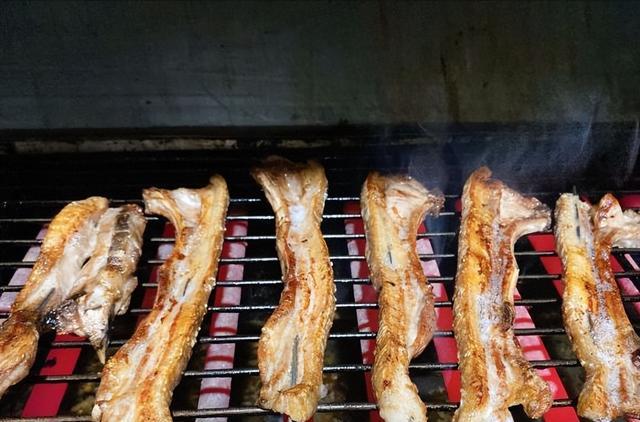 鸡蛋|江西小伙先去淄博吃烧烤,再来四川十八线小县城,感慨:吃反了