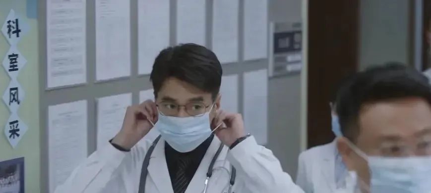 连追5集《问心》发现，周筱风面无表情，是赵又廷拉垮还是剧情需要?