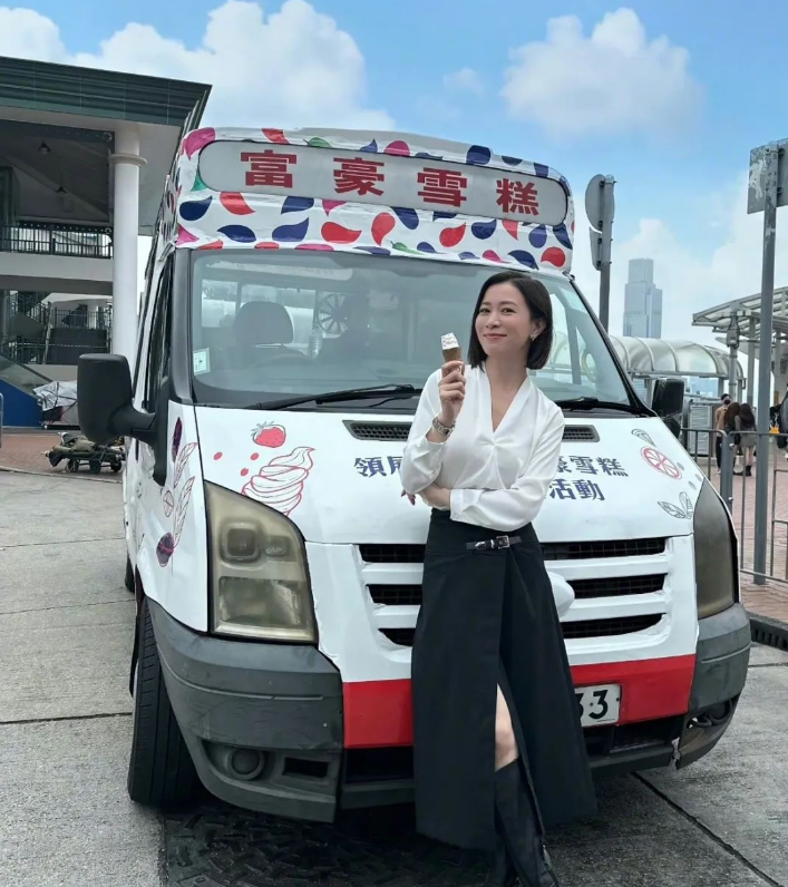 事实证明，48岁“无人敢娶”的佘诗曼，才是真正的人间清醒