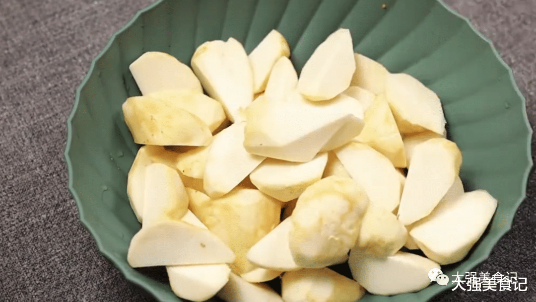 山药|“深秋吃三根,腿脚站稳跟”,建议中老年多吃3根,手脚不冰凉