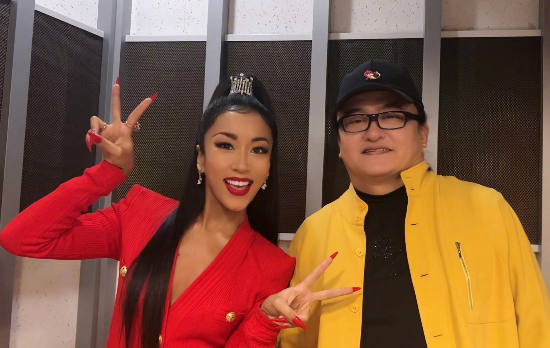 曝好声音黑幕:封杀吉克隽逸,压迫吴莫愁患抑郁症,给姚贝娜泼脏水