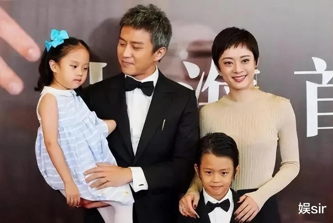 44岁邓超出轨19岁模特,跟孙俪离婚但仍住在一起?狗仔回应了