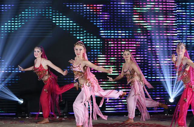 许家印松口？恒大歌舞团提供的三大服务被曝光，皮带断了