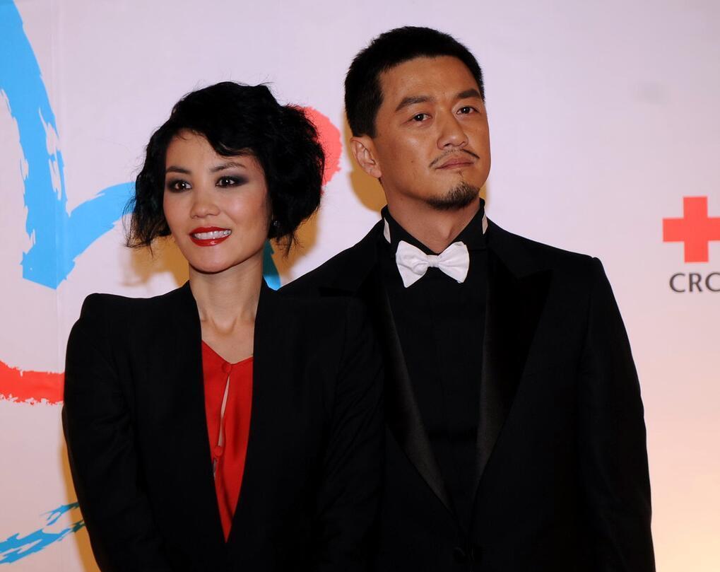 李亚鹏|再欠债4000万！李亚鹏宁愿下跪也不还钱？婚内坑惨王菲为他填窟窿