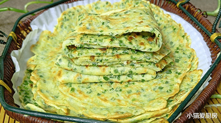 韭菜鸡蛋饼|早上不知道吃什么，试试这个韭菜鸡蛋饼，口感劲道细软，香气十足