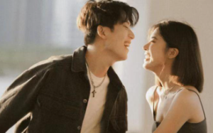 变成皮卡丘后，我发现被我甩掉的前男友疯狂找我，他该不会……