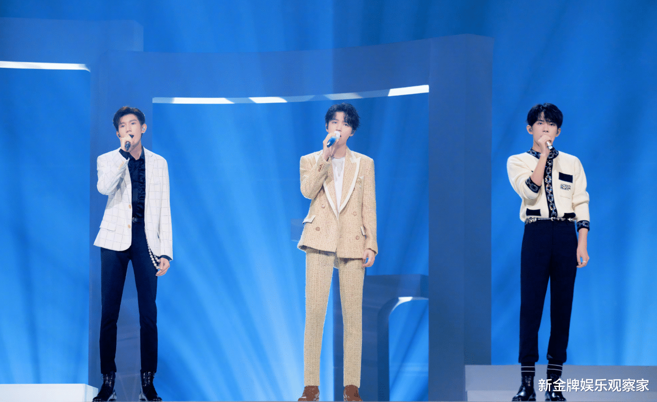 易烊千玺|TFBOYS十年之约演唱会官宣,王俊凯王源易烊千玺转发,文案有玄机