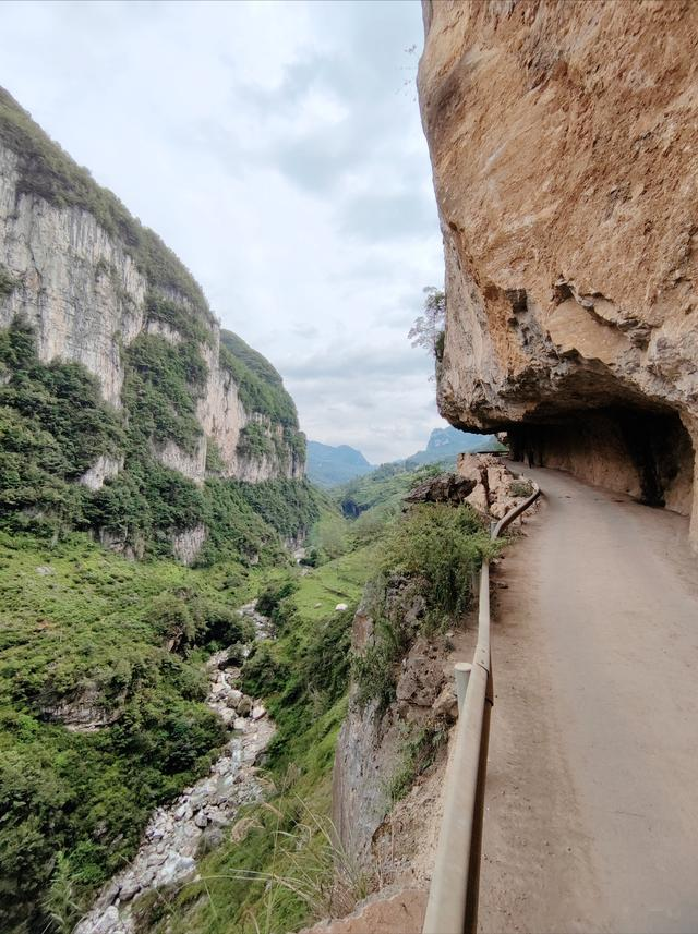 挂壁公路|除了南太行，还有哪些不为人知的挂壁公路？一起来看看你走过几条