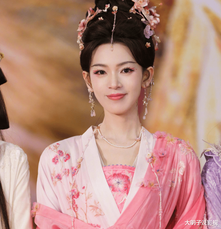 《水龙吟》：罗云熙吃胖了，肖顺尧不凶了，我却被29岁女配惊艳到了