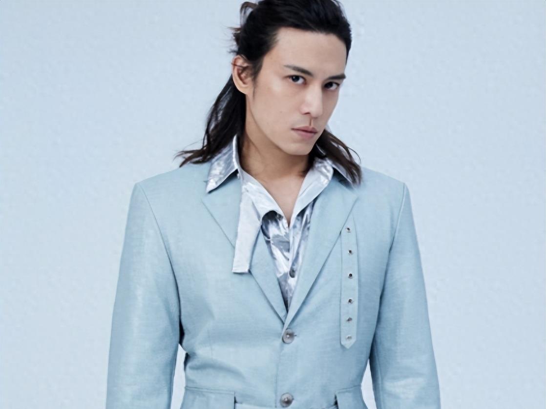 “黑道太子爷”娱乐圈公开选妃,25个女嘉宾为他上演《甄嬛传》名场面