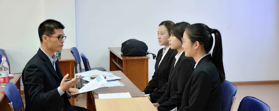 “看完我妹的国企工资,突然不羡慕了”,一张工资条揭开真实待遇