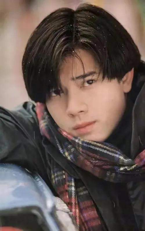 郭富城|“不老天王”郭富城的风流史,以及他那肤白貌美的18位女友!