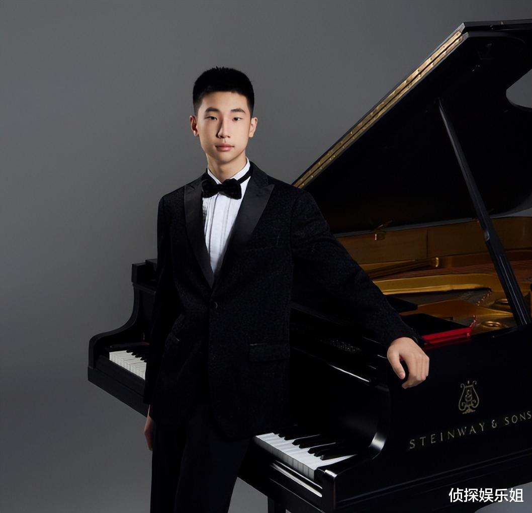 林永健晒儿子近况,13岁大竣接受英文采访,全程对答如流好优秀