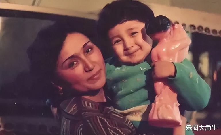 尼格买提:我30岁娶帕夏古丽,结婚9年没生孩子,风光背后尽泪水