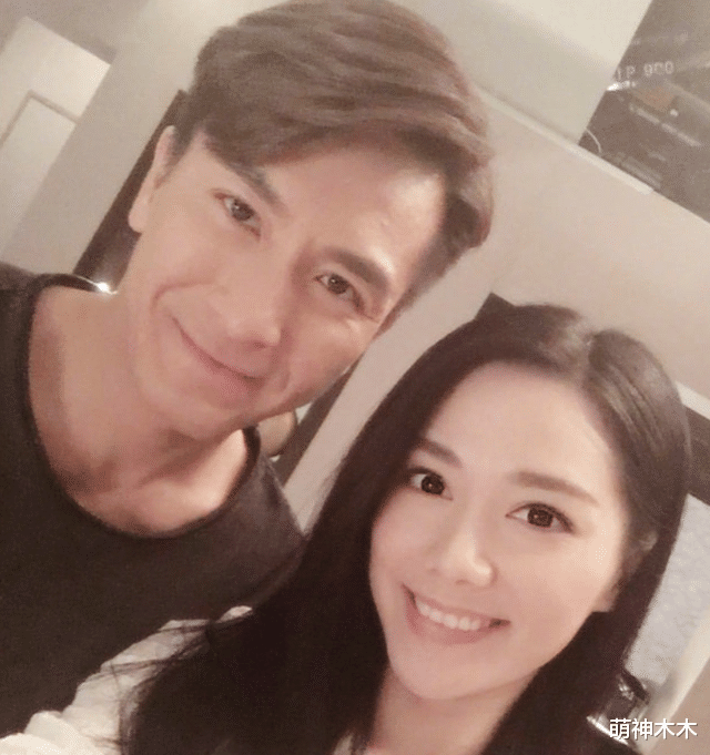 马国明汤洛雯过大礼，出手阔气多套金器估价百万，品牌显眼惹争议