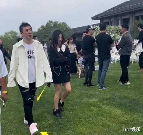 王思聪|王思聪戴930万名表被群嘲,造型幼稚值9块9,新女友长相神似杨幂