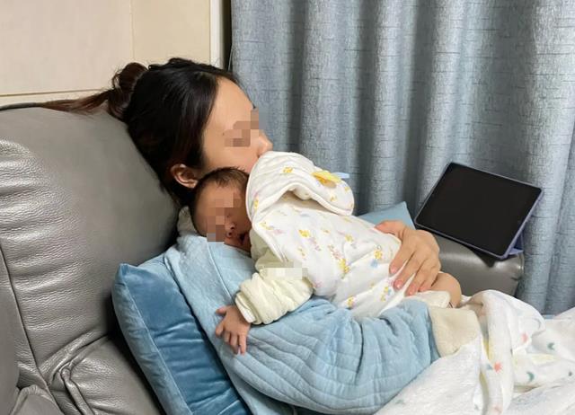 戚薇|“少女胯”与“妇女胯”有何区别？看当红女明星的站姿，一目了然