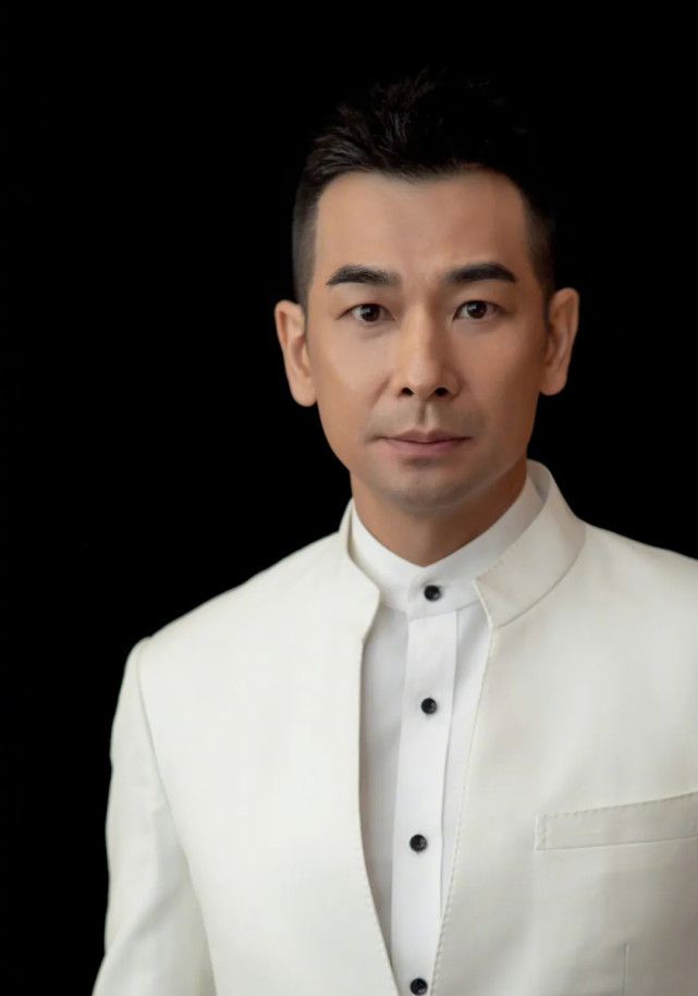 赵文卓16岁女儿瑞士毕业!身材高挑亭亭玉立,颜值不输一线小花