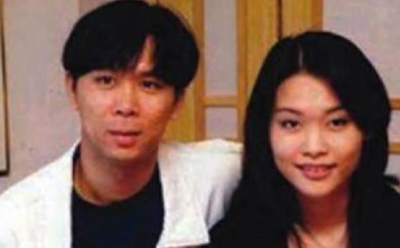 48岁知名歌手复出舞台,身材发福变化大,曾为情所困被送精神病院!