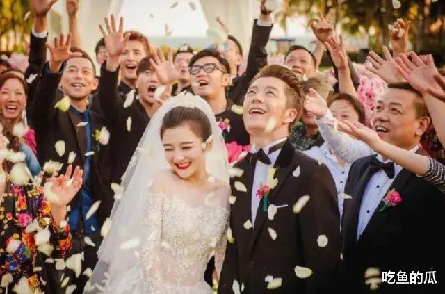 天呐！孩子没保住，官宣离婚后，老公10天后找新欢…