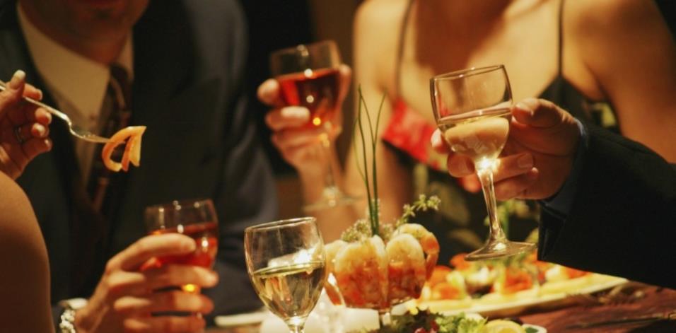 美容 400万美容，50万填充臀部，30万回颜针，美女贪官整形有多离谱