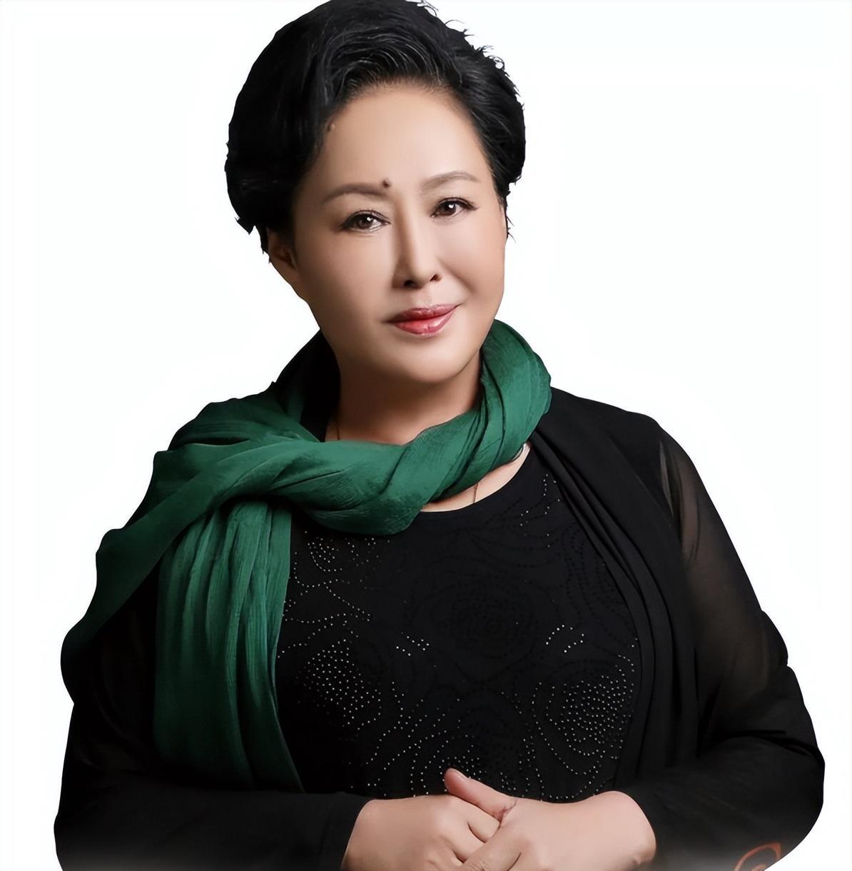 应当收回军籍的4位明星,德不配位遭全网炮轰,一个比一个丢脸