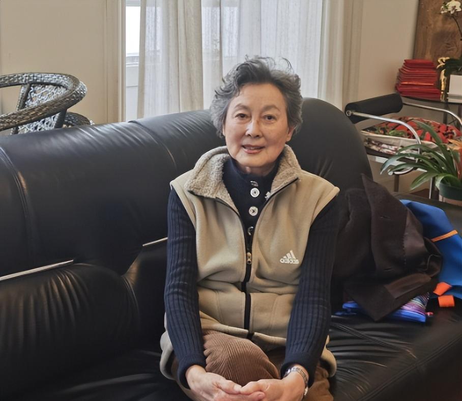 演员向梅：83岁退休后生活悲凉，背后真相曝光，才知道风光后的痛