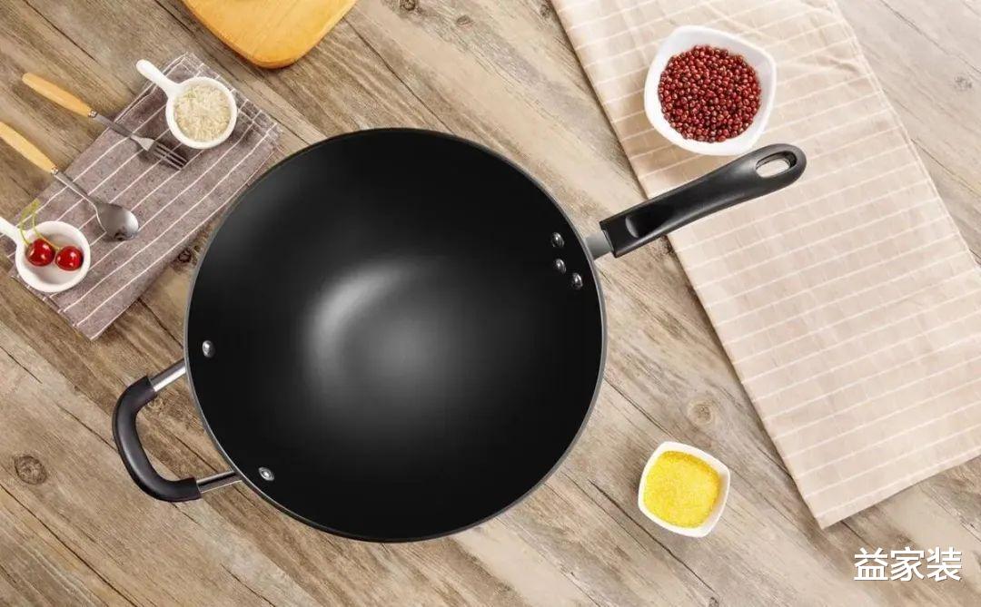 |刚炒完菜的锅,为啥不能立马用水冲?多亏内行人提醒:涨知识了