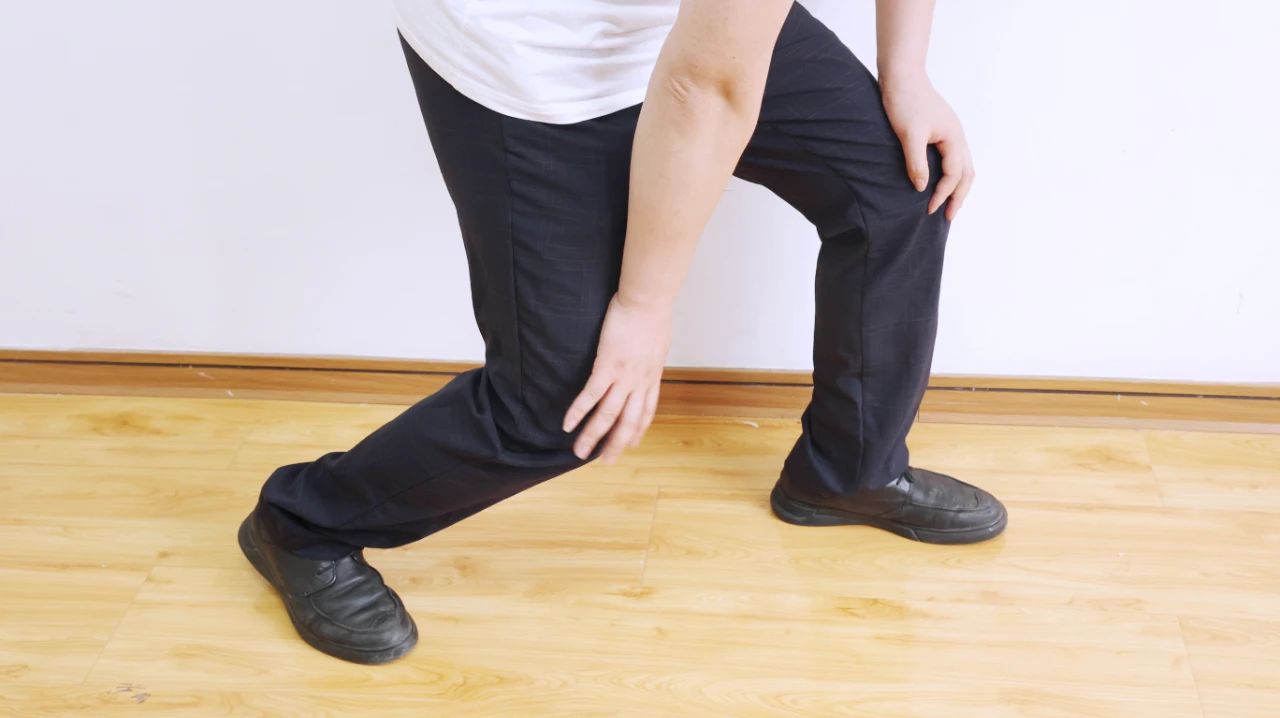 双腿出现3种异常的朋友,要当心是血栓来袭,请及时就医