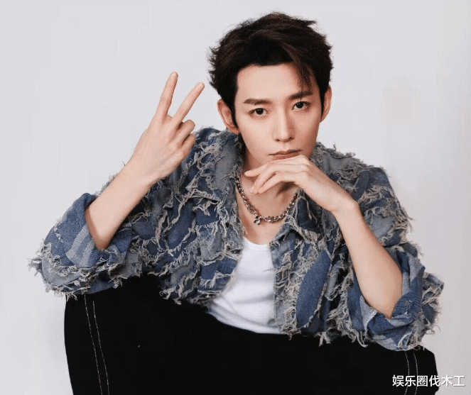 连吃3瓜!张晚意被曝片场谈情,邓为疑因戏生情,于适深夜会美女