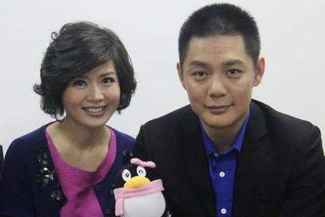 程愫|离婚六年,46岁程愫现状:独自带娃,活成了一束光