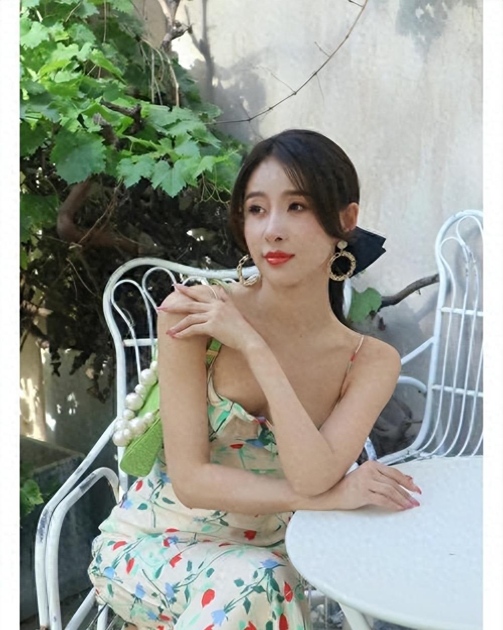 娱乐圈的极品“尤物”,三个“女海王”,背地里玩的一个比一个花