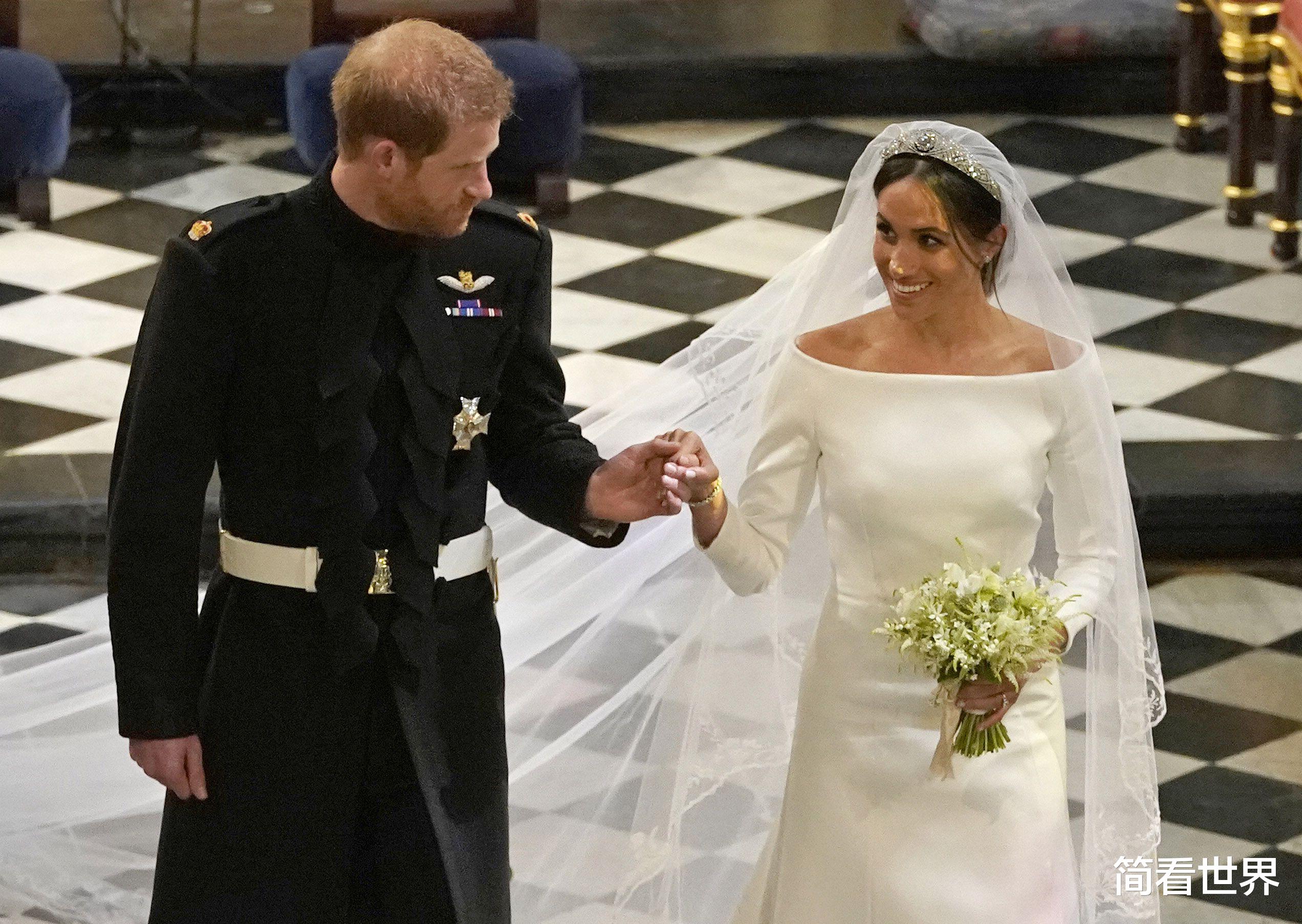 夏洛特公主|夏洛特公主痛哭!始作俑者梅根还贬损其没规矩,王室裁缝还原真相