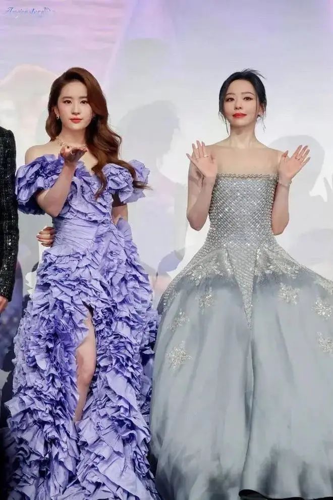 39岁和36岁差别能有多大？看到刘亦菲和张靓颖的那一刻，我彻底明白了！