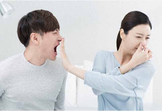 早上起床，肝不好的人可能有4种表现，若一个不占，恭喜肝还健康