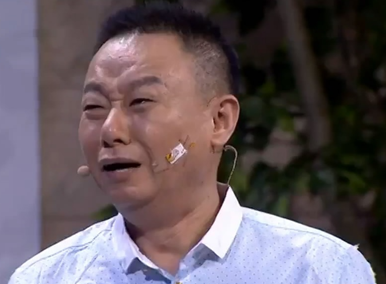 |国家一级演员九次登春晚，为“红斑狼疮”妻子倾家荡产，满是辛酸