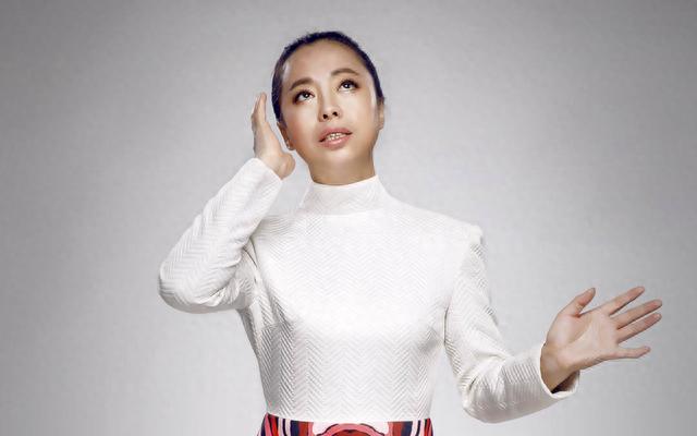 黄绮珊变化大引发关注！医美后龅牙消失了，瘦下来很像20岁少女