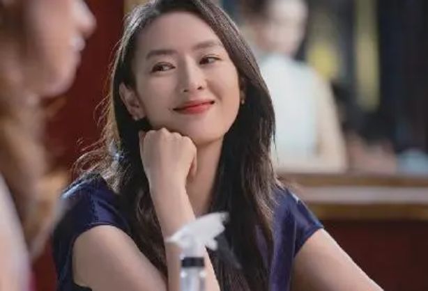 赵丽颖3次白玉兰封后失败,吴越拿视后证明奖项没有向流量低头