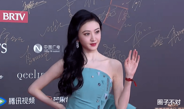 红毯成照妖镜,关晓彤的腿娜扎的胸,都输给“毫无亮点”的刘诗诗