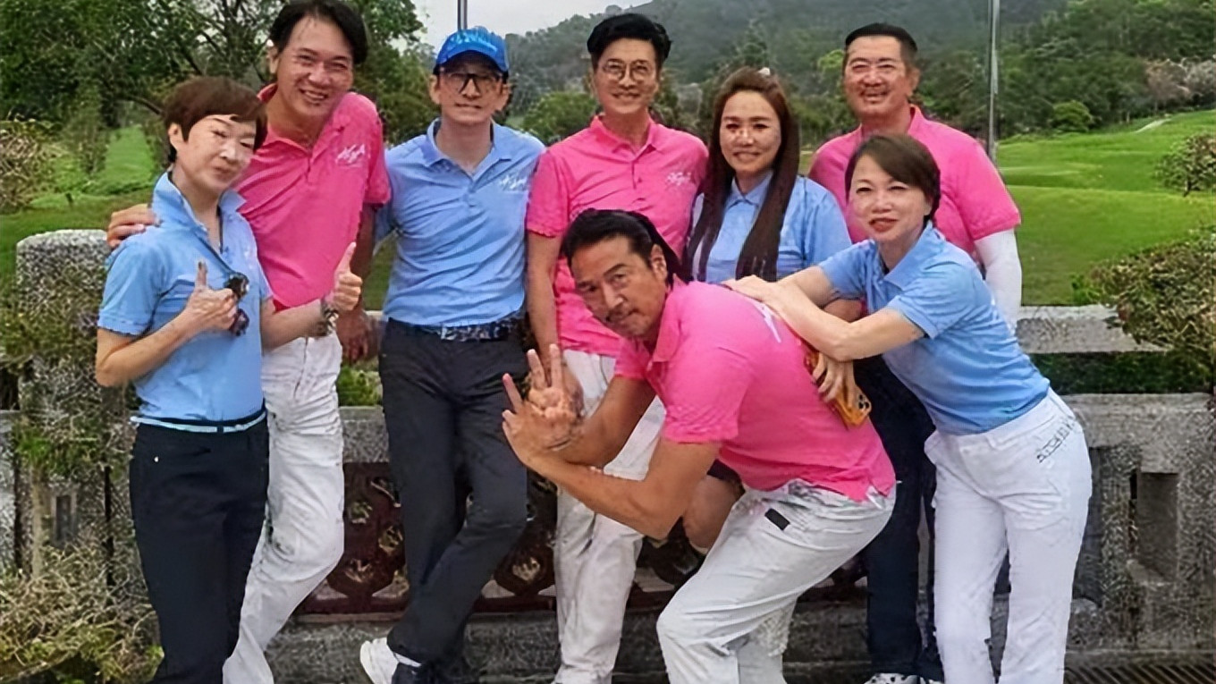 吴启华|十多位港星在中山打高尔夫球，笑容灿烂心情好，吴启华在当地买房