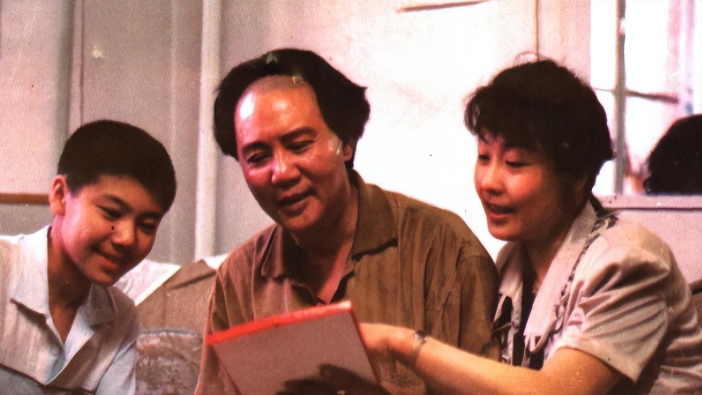 98年，古月之子找工作竟无人聘用，胡月苦笑：对方怀疑我是冒充的